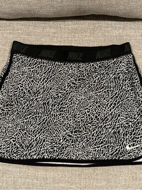 Nike Black with White Graphic Golf Skirt